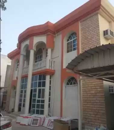 Жилой Готовая недвижимость Студия Н/Ф Квартира  в аренду в Доха #15702 - 1  image 